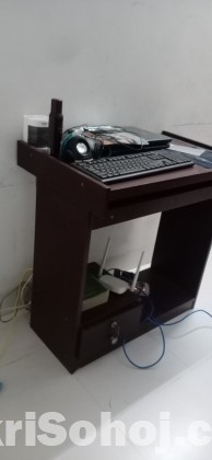 Computer table